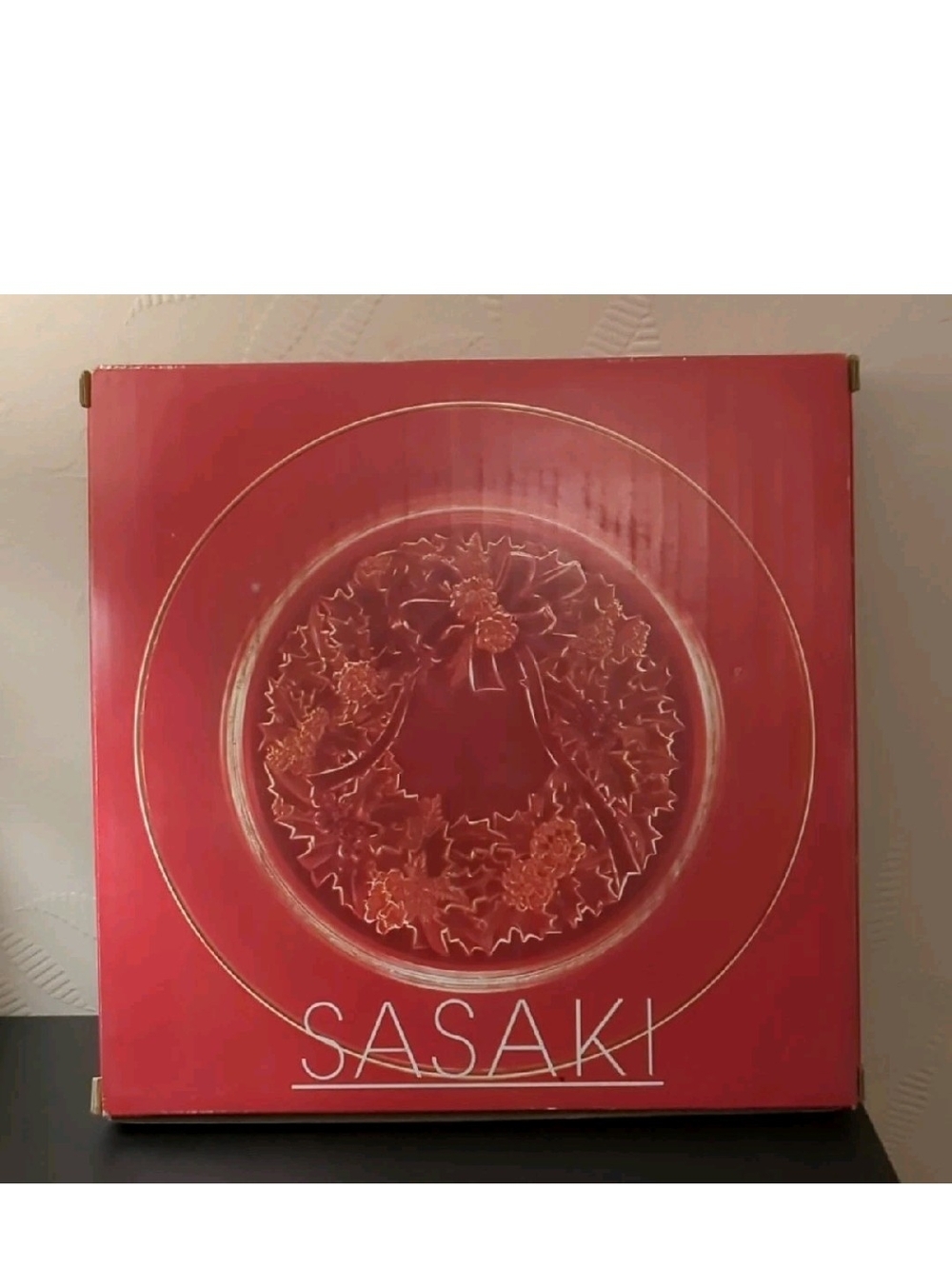 Sasaki PM 17 12.5" Glass Christmas Wreath Platter Pale Pink - Green & Red